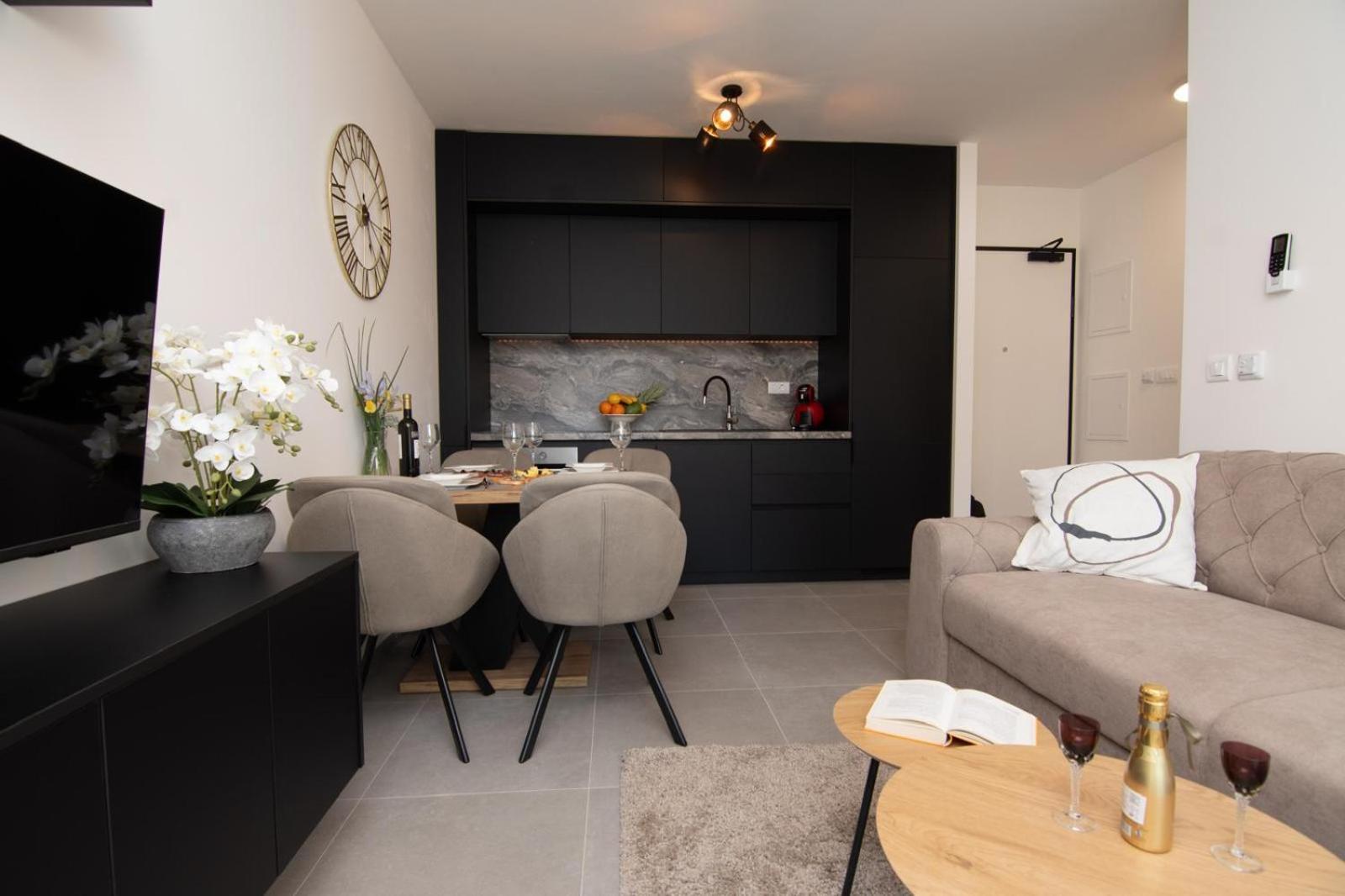 Studio Apartman Apollonia Sinj Luaran gambar
