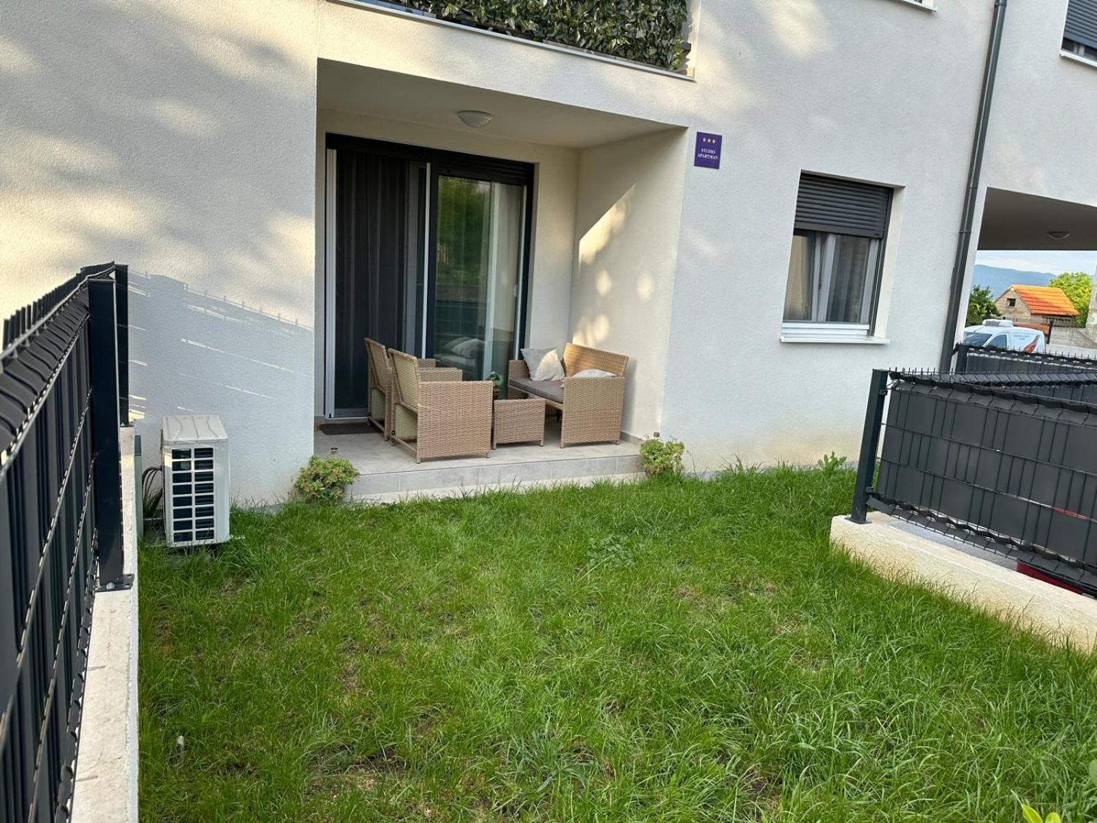 Studio Apartman Apollonia Sinj Luaran gambar